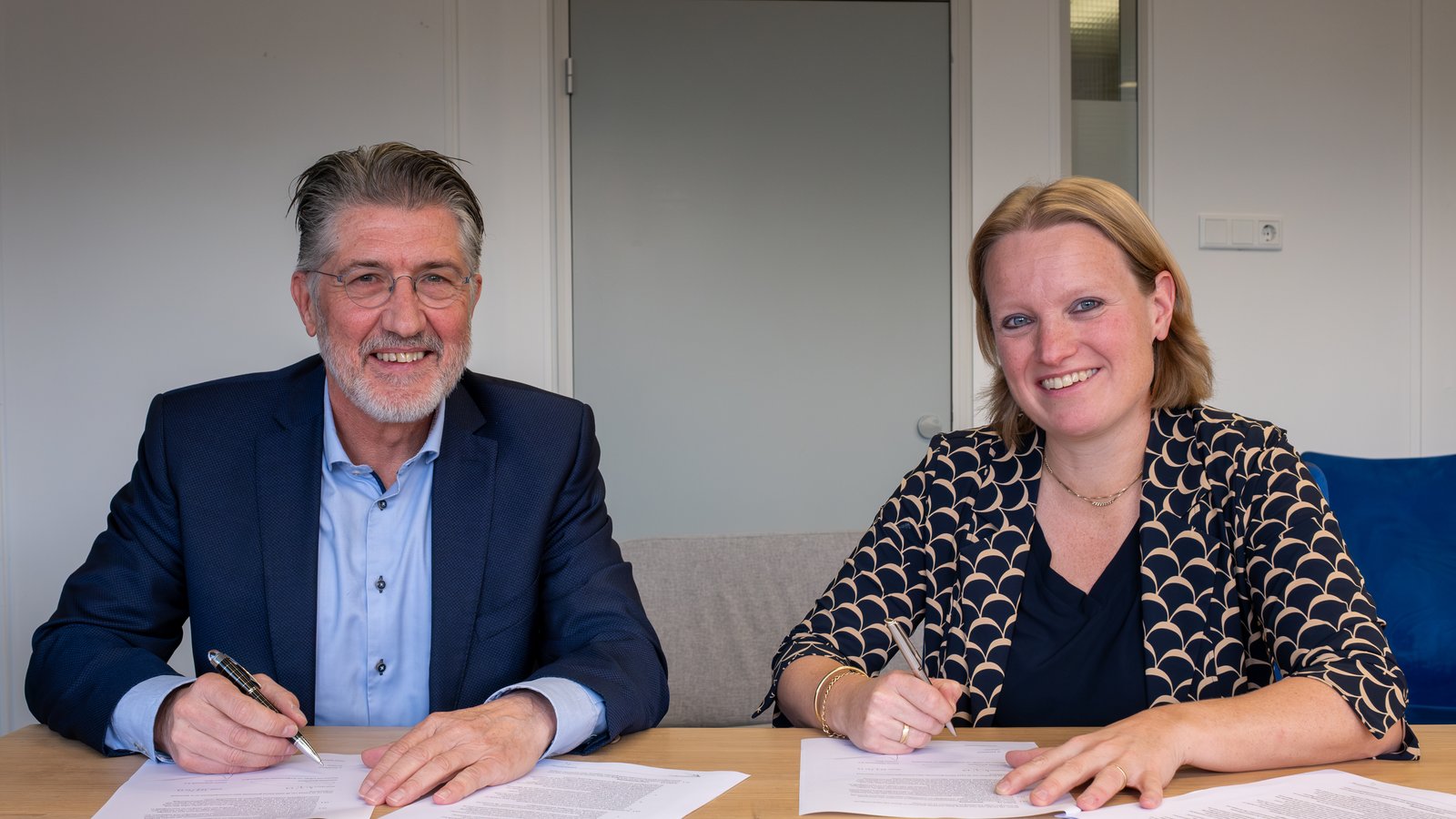 Contractondertekening 6.jpg