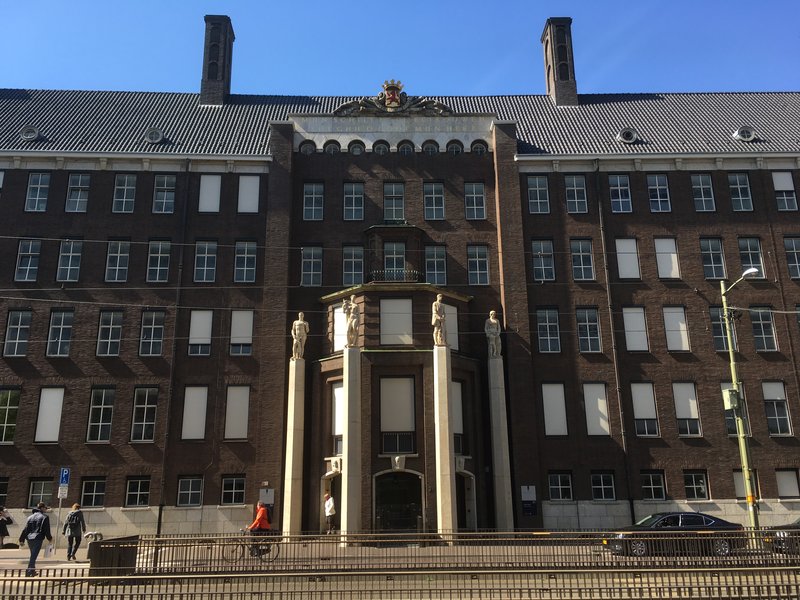 Ministerie_van_Defensie,_Kalvermarkt_32,_Den_Haag_(2019)_01.jpg