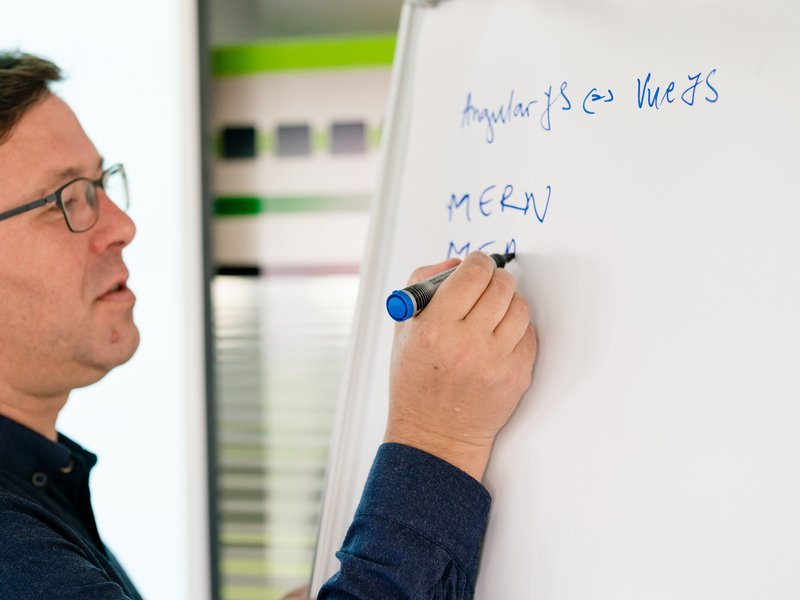 Software architect teaching a School of Centric course about Angular