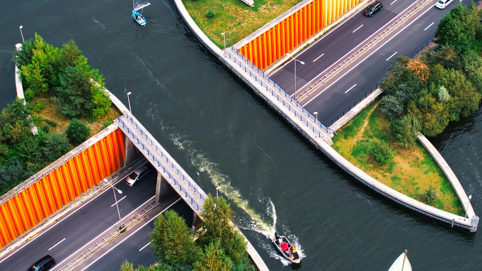 Nederlands landschap met sluis